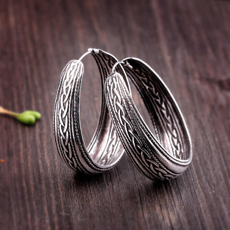 Handmade Glossy Woven Striped Ladies Ear Ring